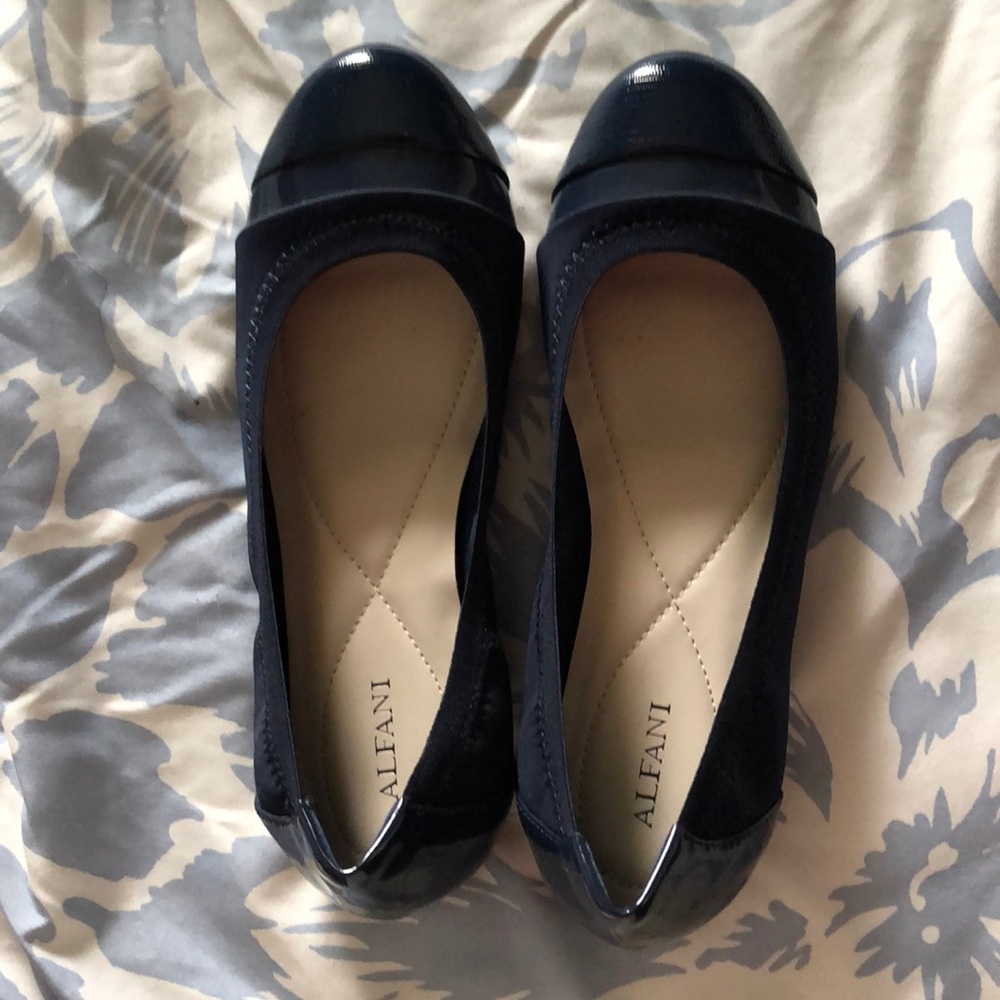 Alfani flats